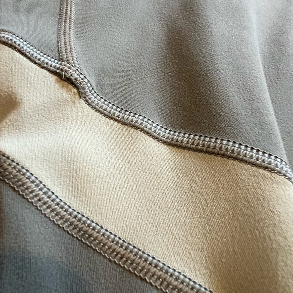 Athleta salutation stash pocket 7/8 green color block legging size MP - Picture 6 of 9